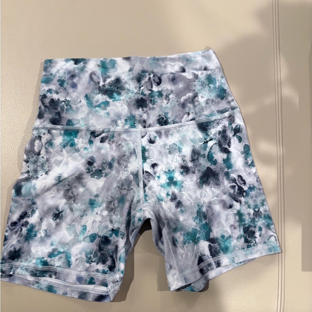 Lululemon High-Rise Teal & Gray Tie-Dye biker shorts